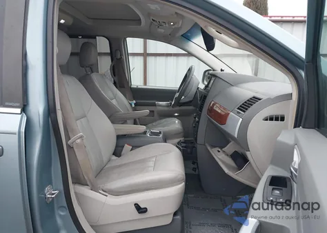 2008 Chrysler Town & Country Touring z USA, uszkodzony, nr VIN 2A8HR54P38R709786